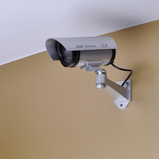 Set 2 camere false de supraveghere cu aspect profesional Set 2 camere false de supraveghere cu aspect profesional