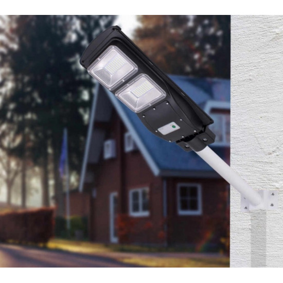 Lampa stradala pentru exterior, 60 watt , cu incarcare solara si senzor de miscare